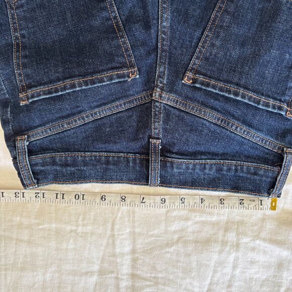 Old Navy High Rise Barrel Leg Jeans - Picture 8 of 9